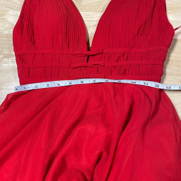 Mac Duggal NWT Chiffon A-line Ball Gown Size 2 Plunging Neck Pleated Tiered Red - Picture 7 of 8